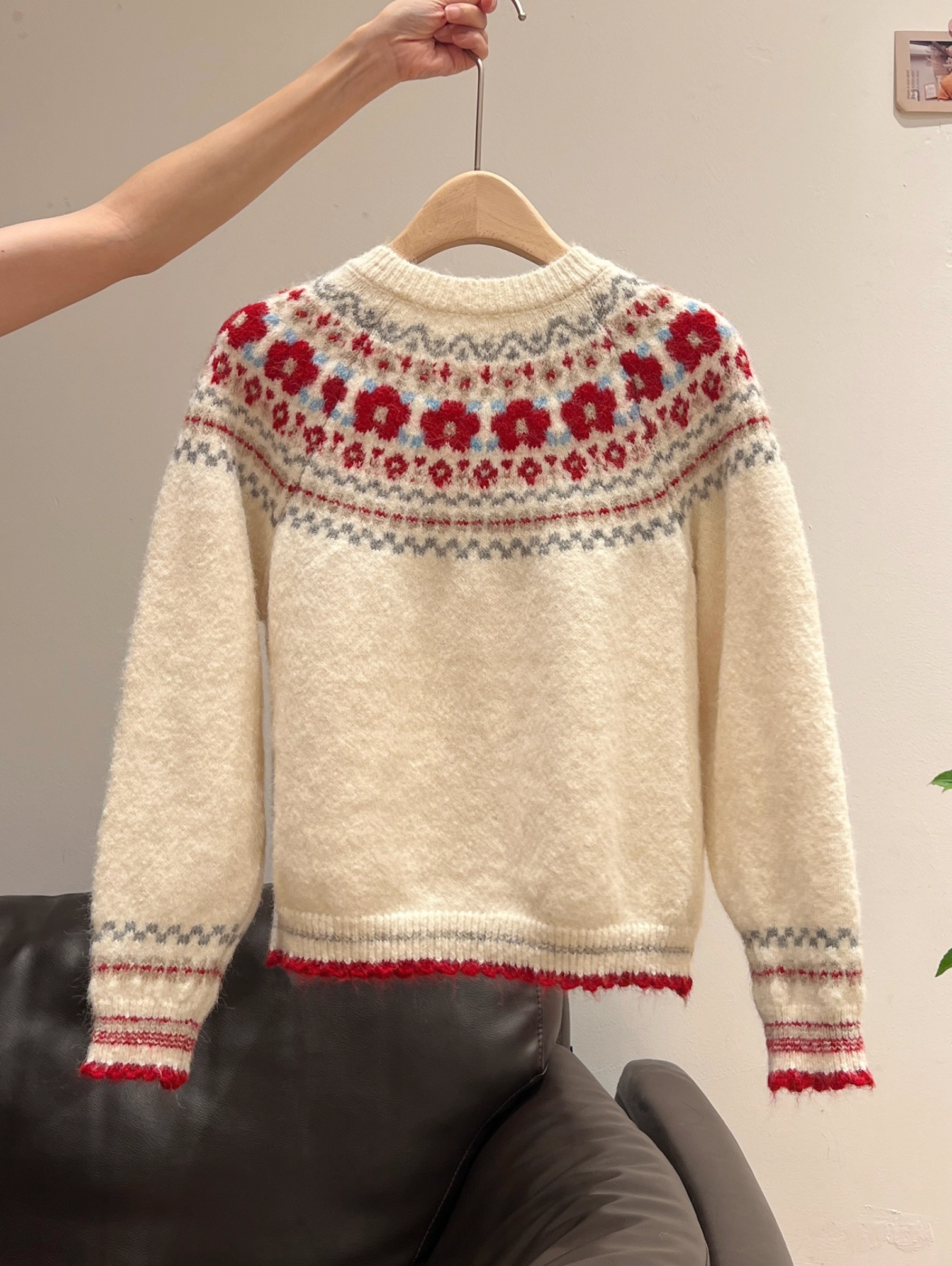 OATMEAL ISLE WOOLEN CARDIGAN