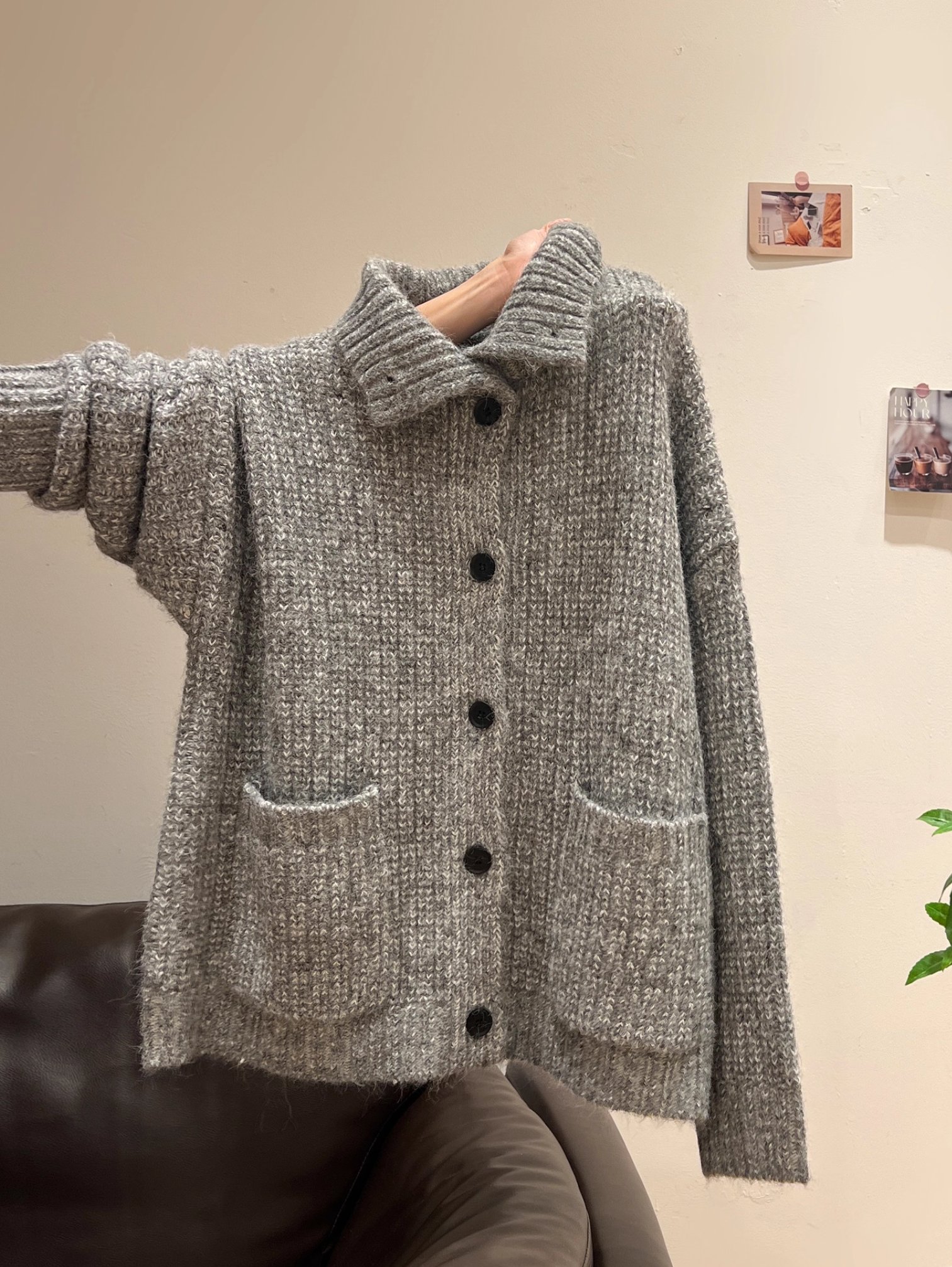 GRAY POCKET COLLAR CARDIGAN
