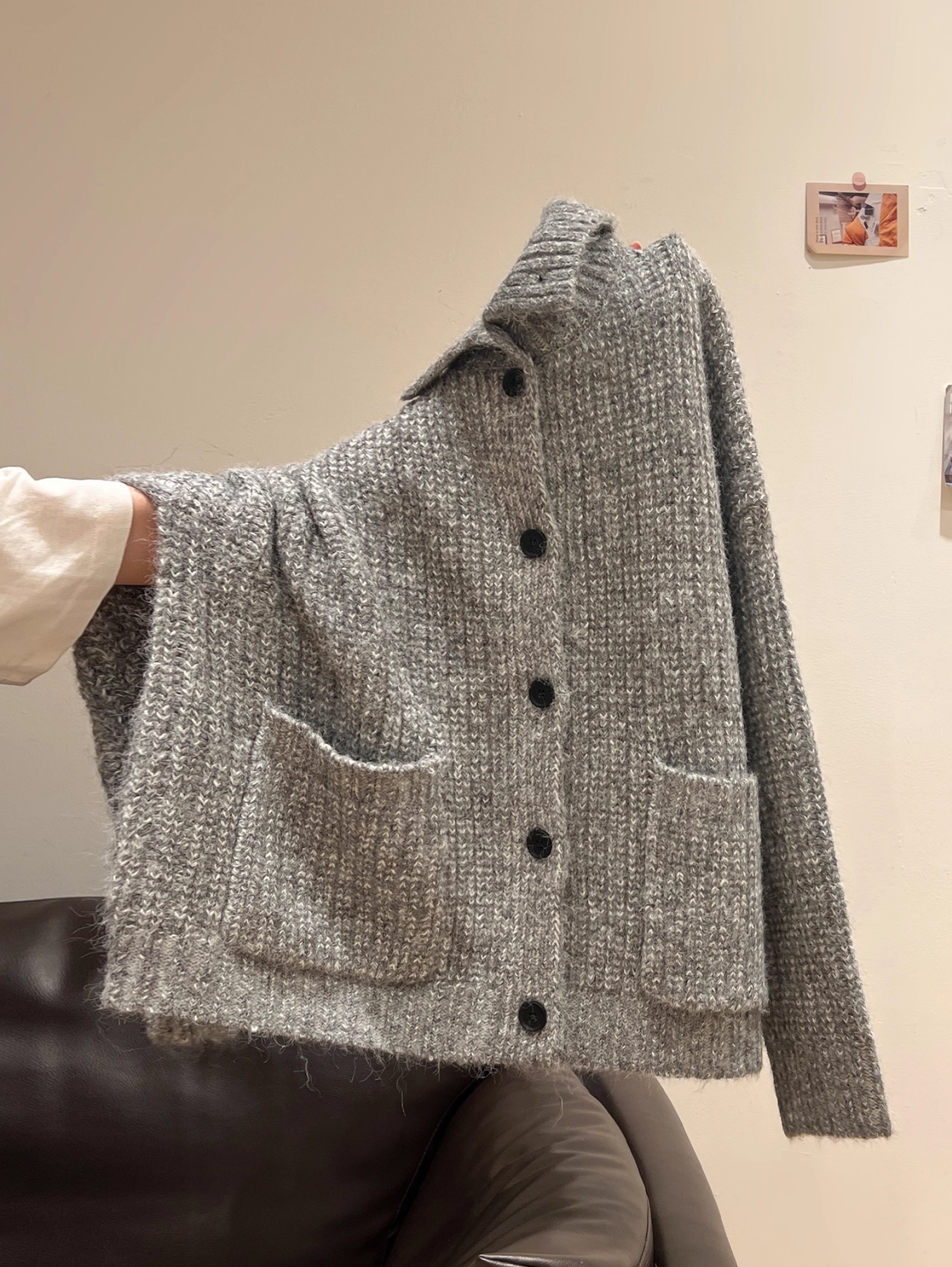 GRAY POCKET COLLAR CARDIGAN