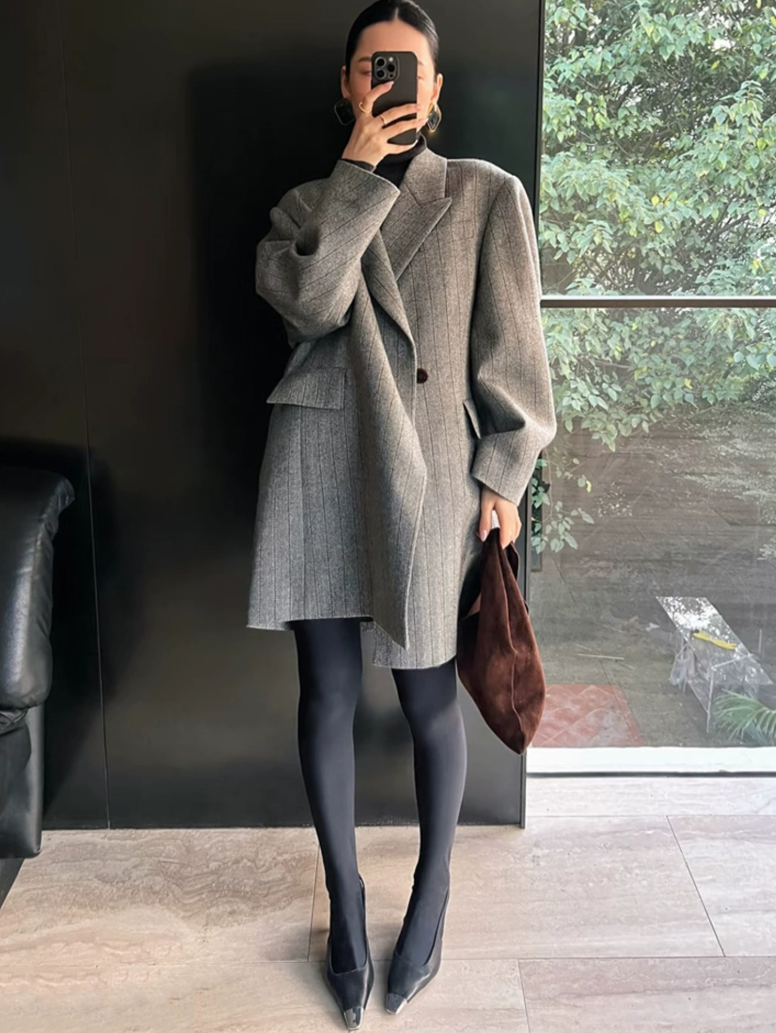 SLIM FIT MID-LENGTH SINGLE-BUTTON BLAZER