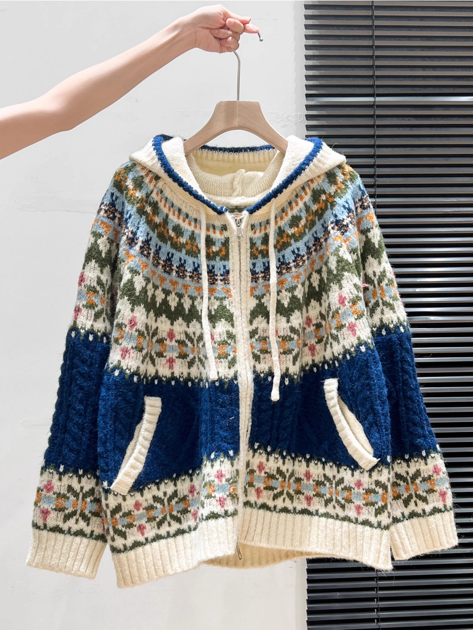 FAIR ISLE SNOWFLAKE ZIP HOODIE CARDIGAN