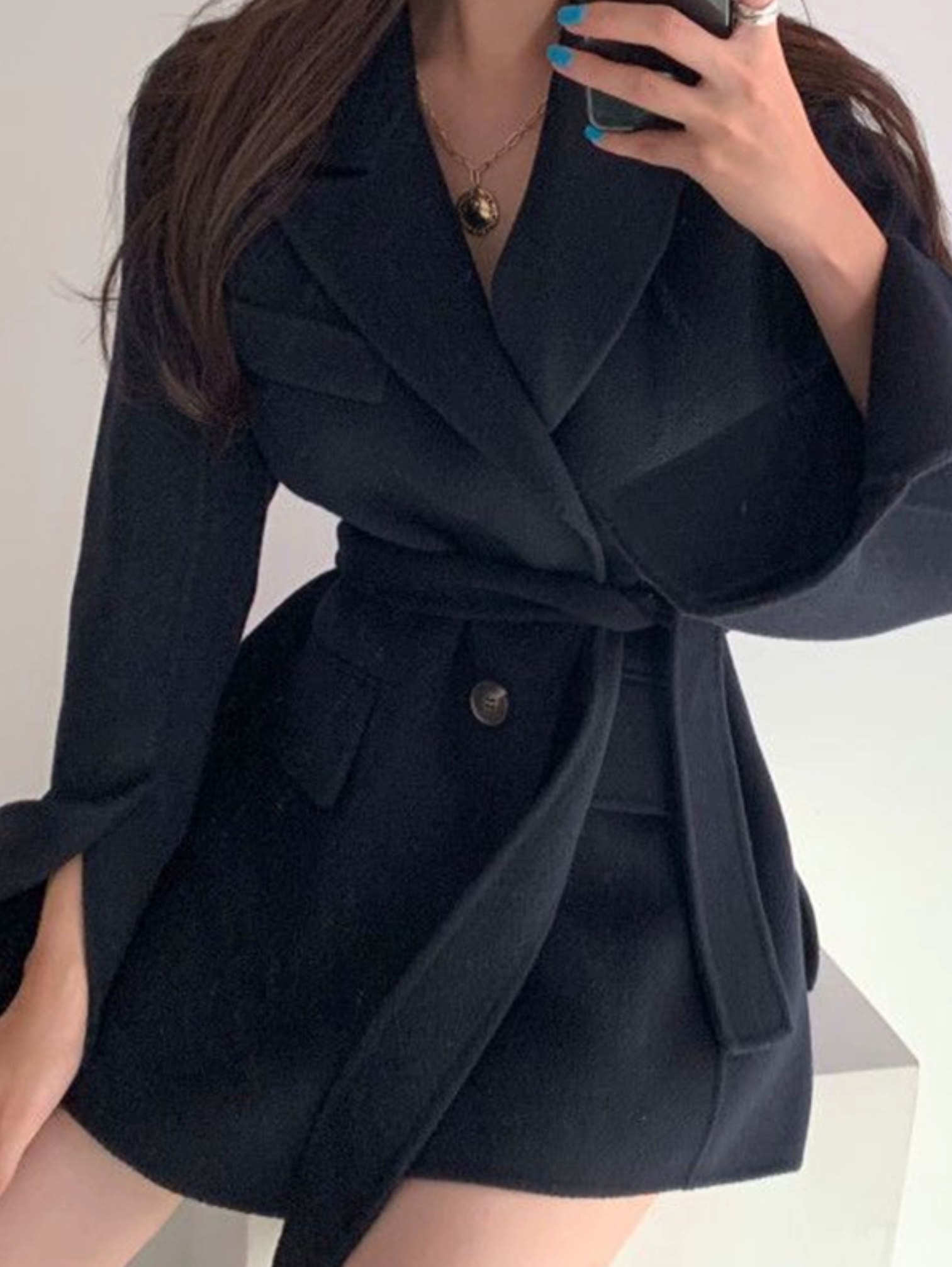 CHIC BELTED WOOL BLAZER