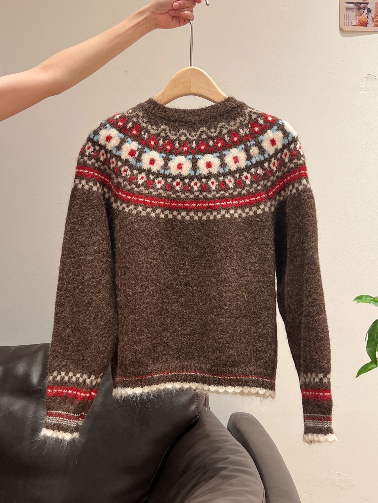 BROWN ISLE WOOLEN CARDIGAN