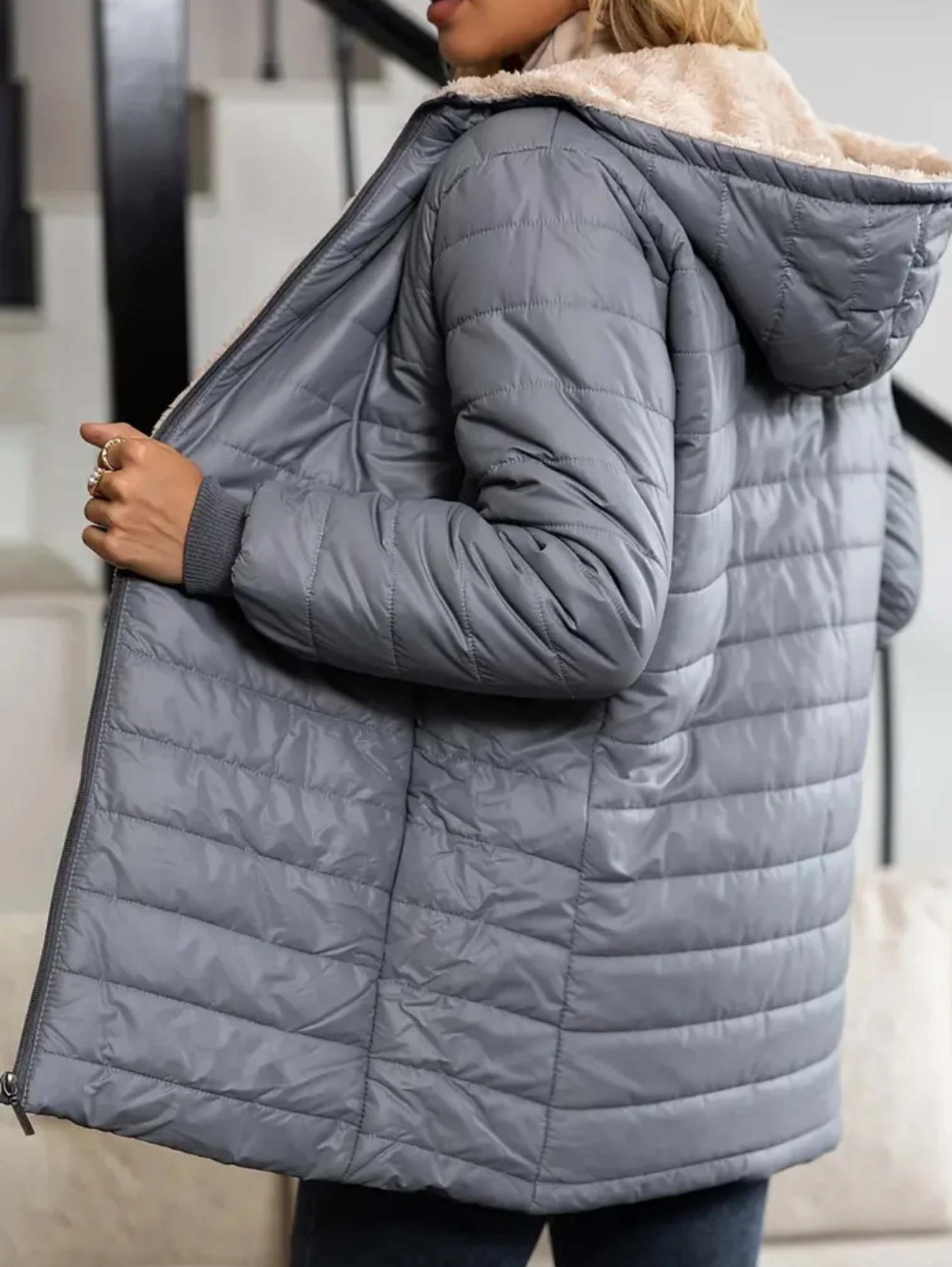 MID-LENGTH HOODED PUFFER ZIPPER JACKET