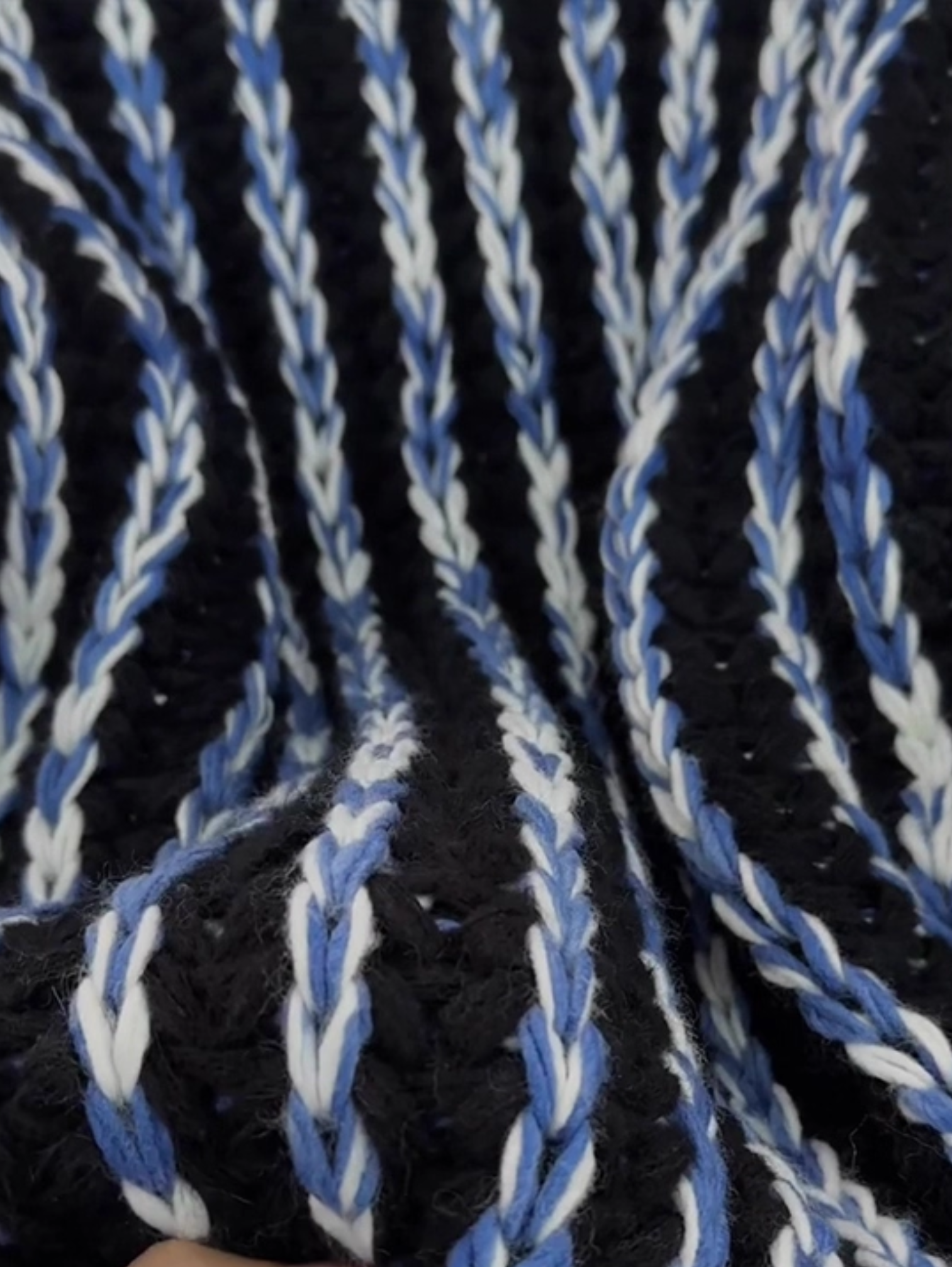 RETRO CONTRAST STRIPE KNIT SWEATER