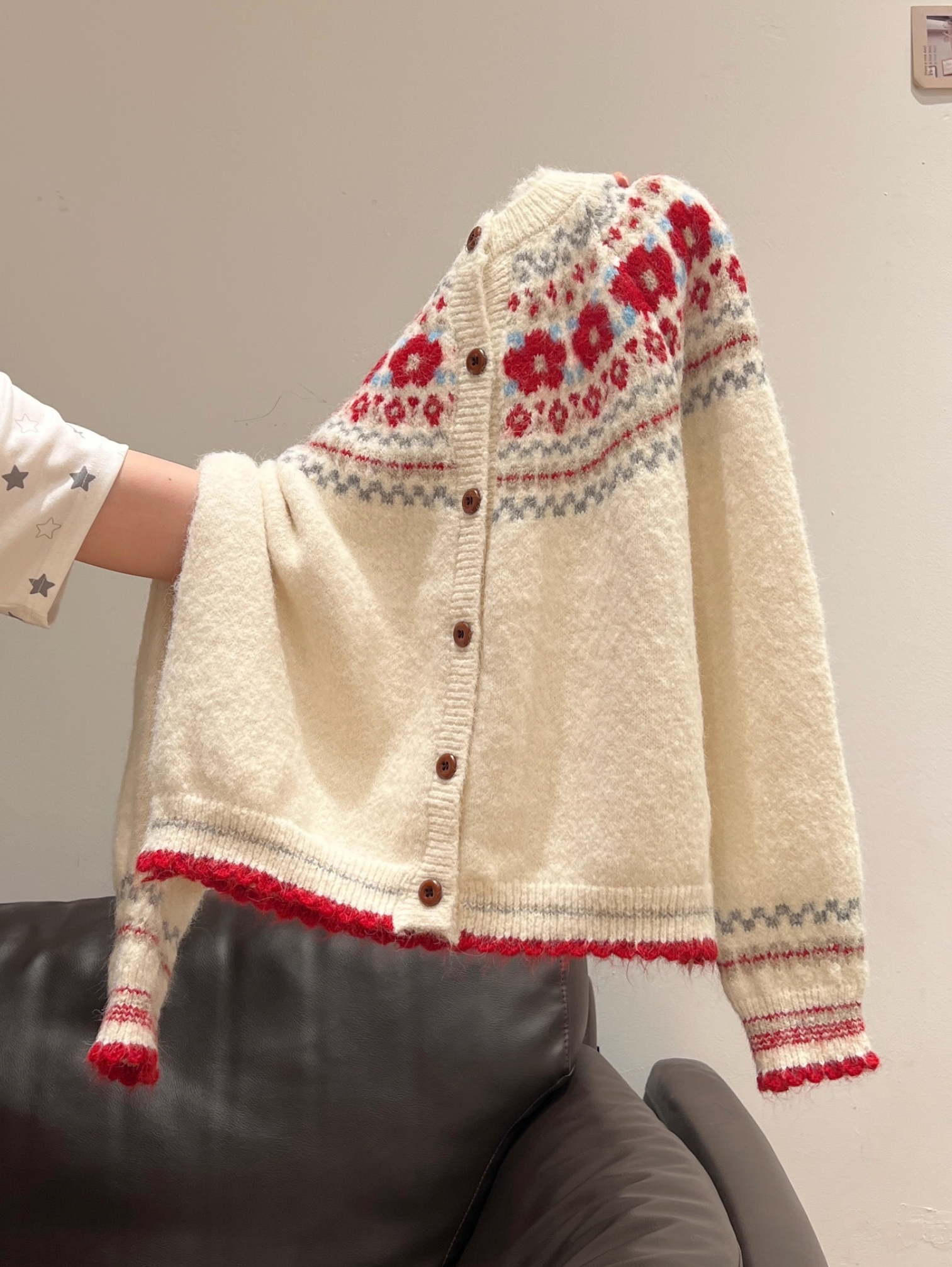 OATMEAL ISLE WOOLEN CARDIGAN