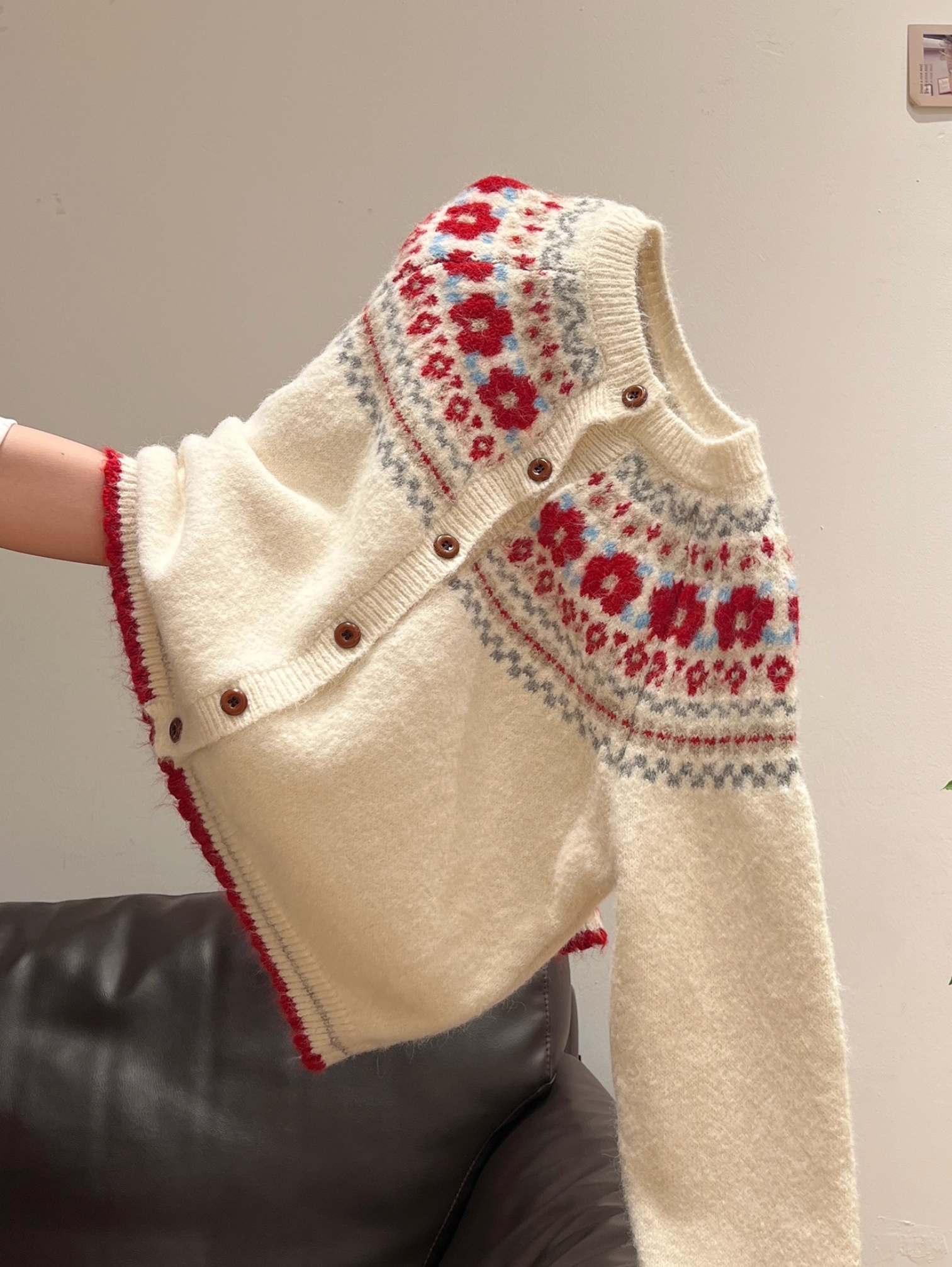 OATMEAL ISLE WOOLEN CARDIGAN