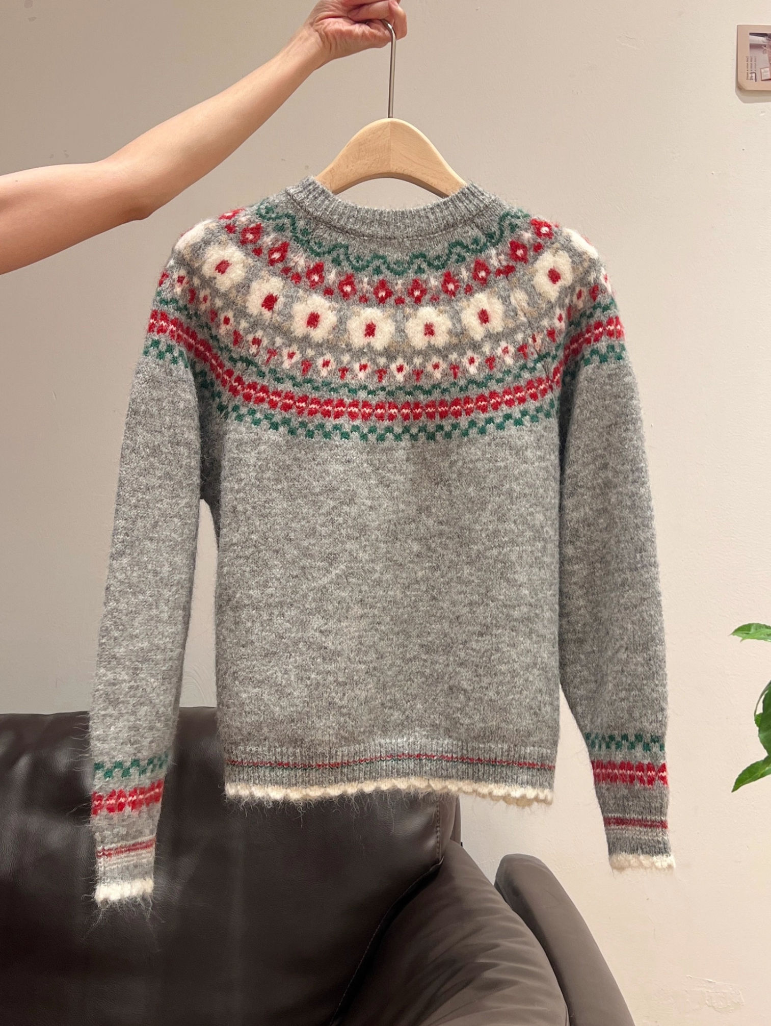 GRAY ISLE WOOLEN CARDIGAN