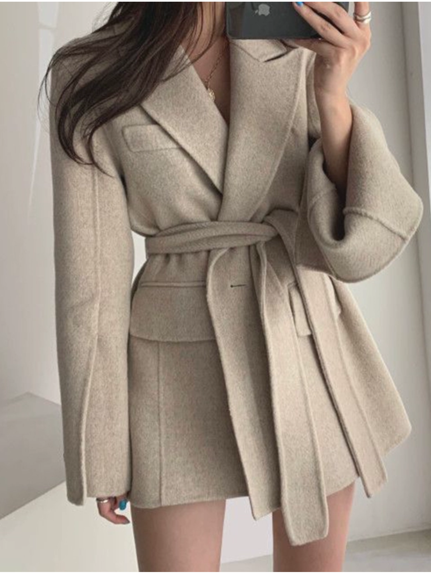 CHIC BELTED WOOL BLAZER