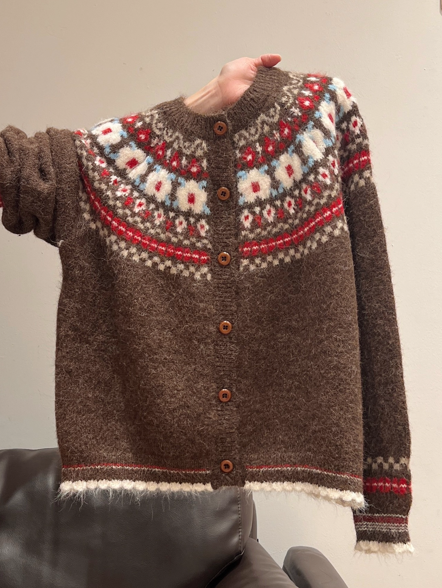 BROWN ISLE WOOLEN CARDIGAN