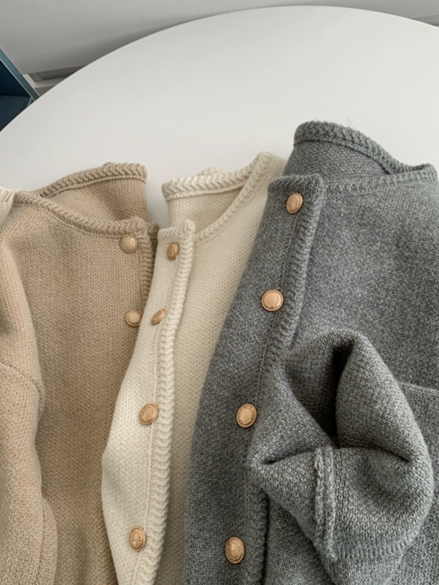 SHORT CASHMERE CARDIGAN