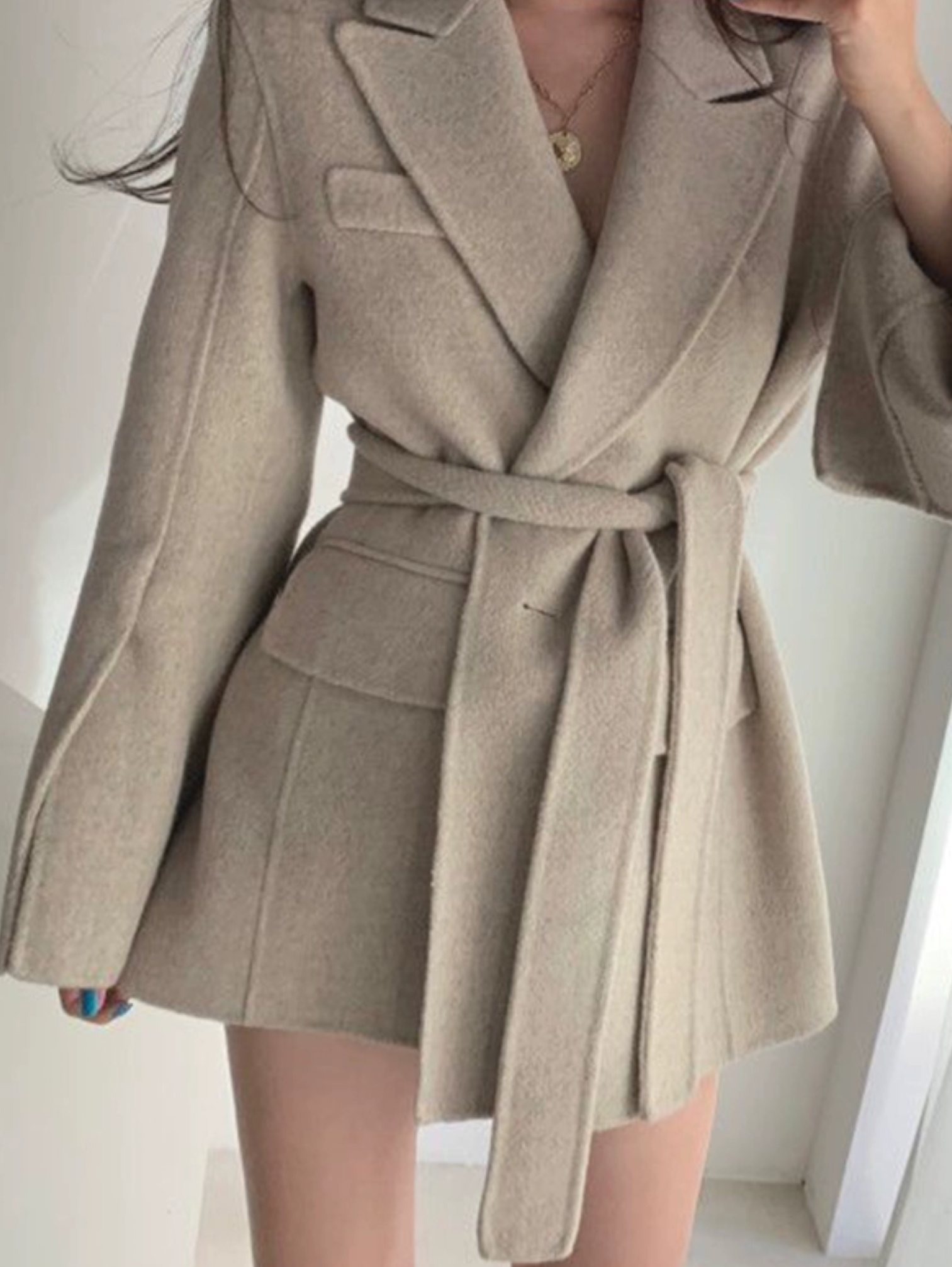 CHIC BELTED WOOL BLAZER
