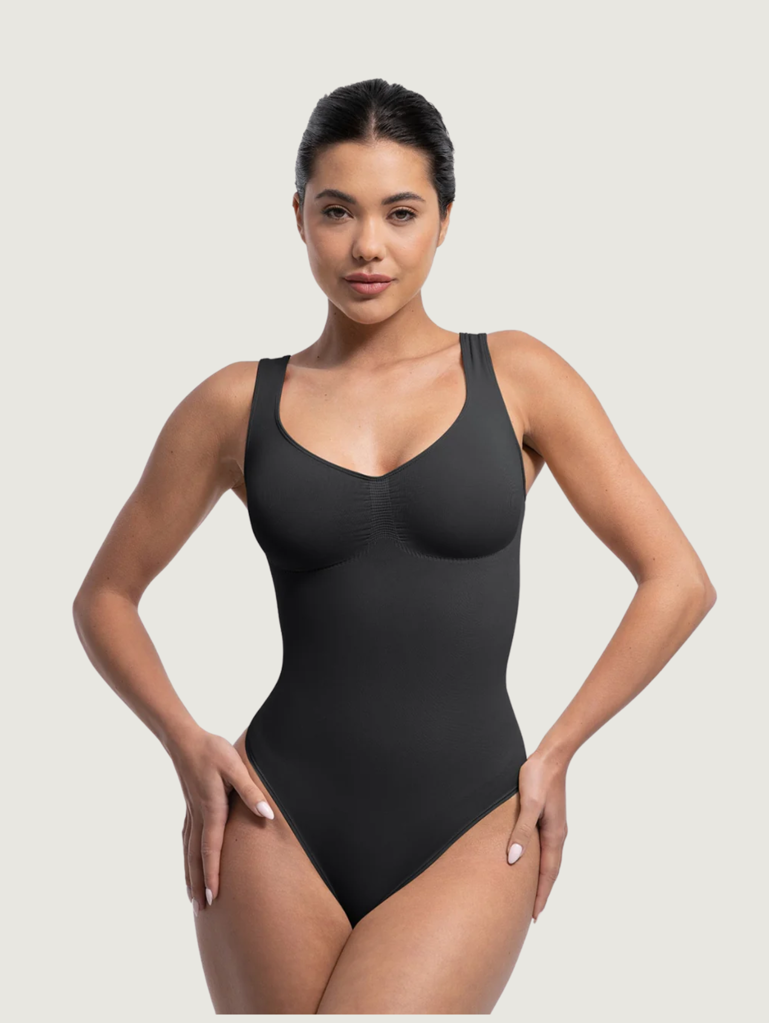SCULPTING SEAMLESS THONG BODYSUIT