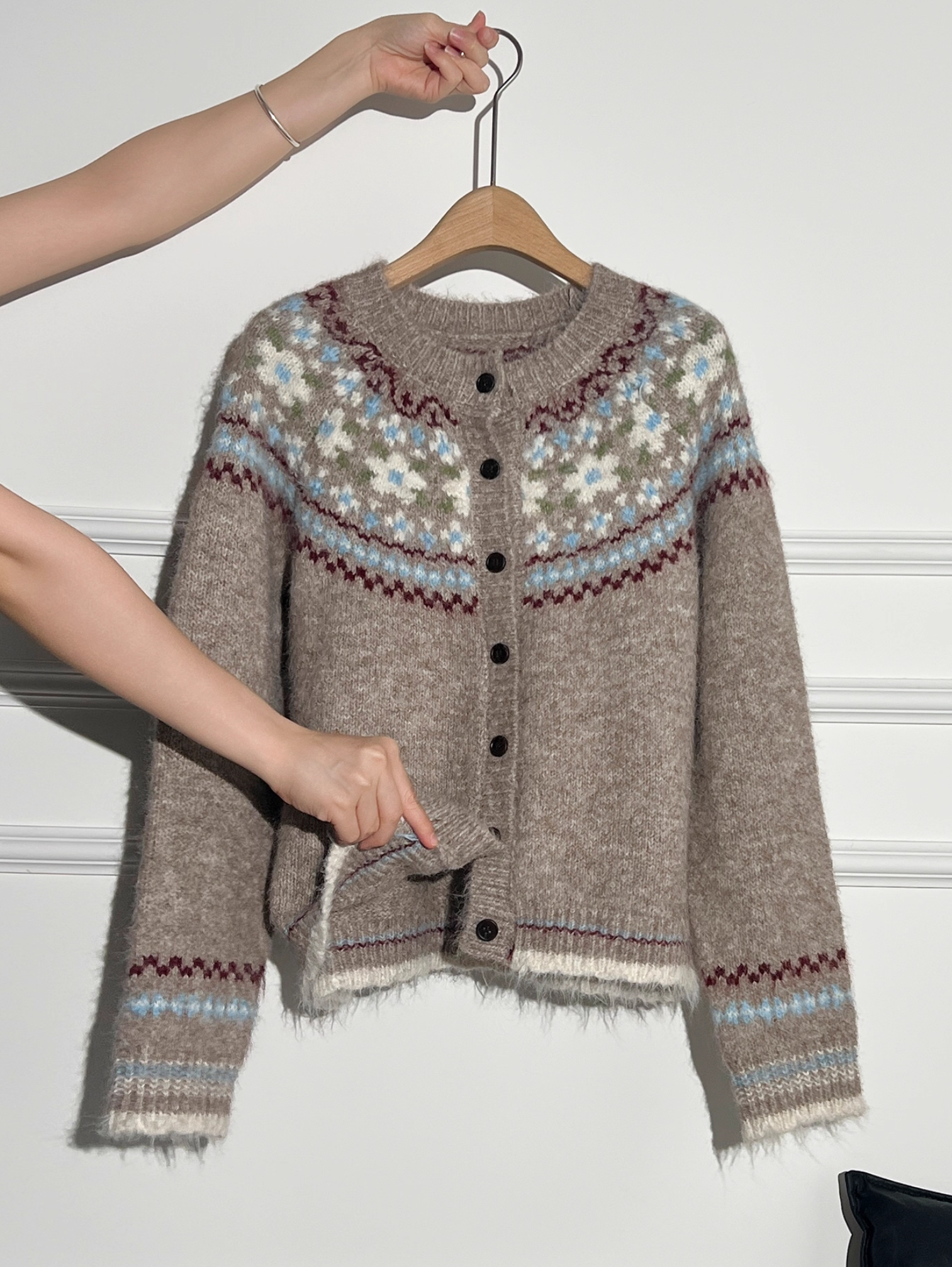KHAKI ROUND THICK NECK KNIT CARDIGAN