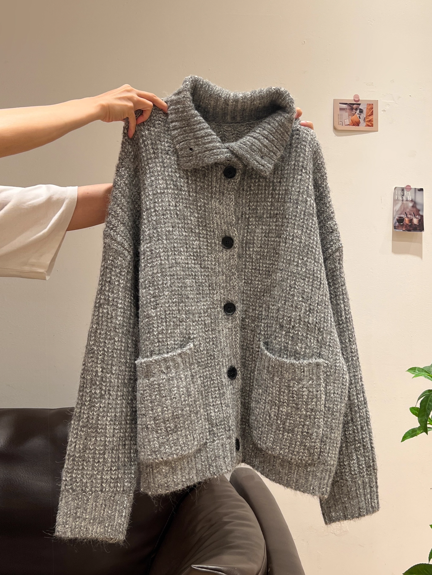 GRAY POCKET COLLAR CARDIGAN