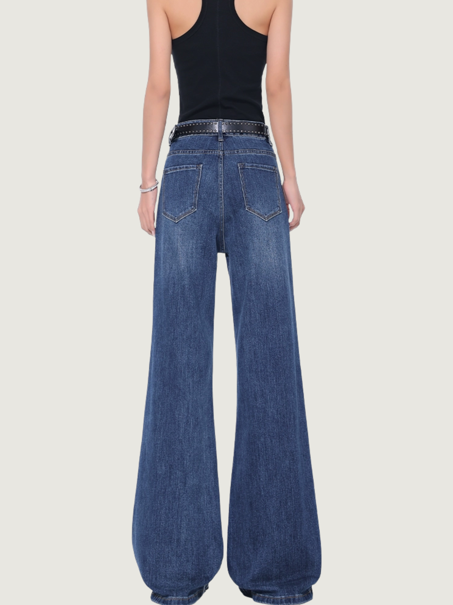 RETRO FLARED HIGH-WAIST JEANS