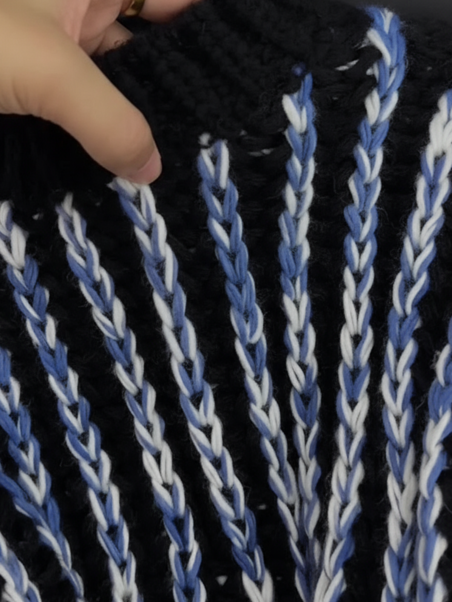 RETRO CONTRAST STRIPE KNIT SWEATER