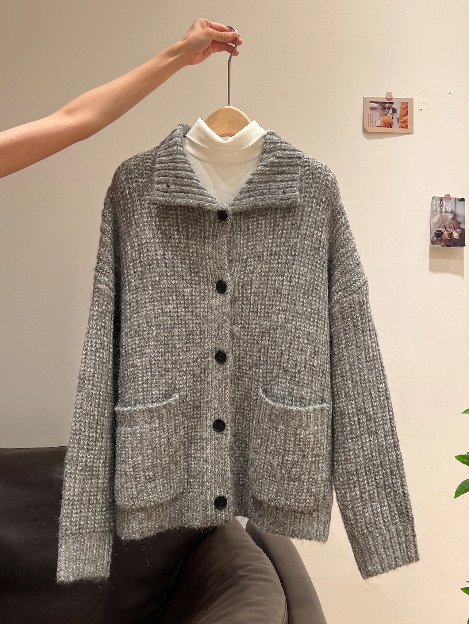 GRAY POCKET COLLAR CARDIGAN