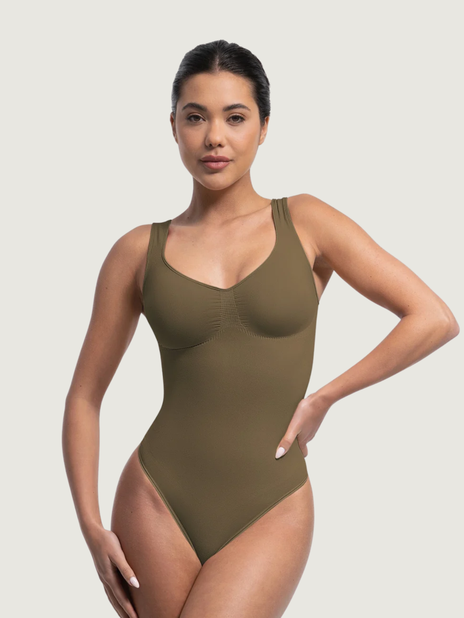 SCULPTING SEAMLESS THONG BODYSUIT