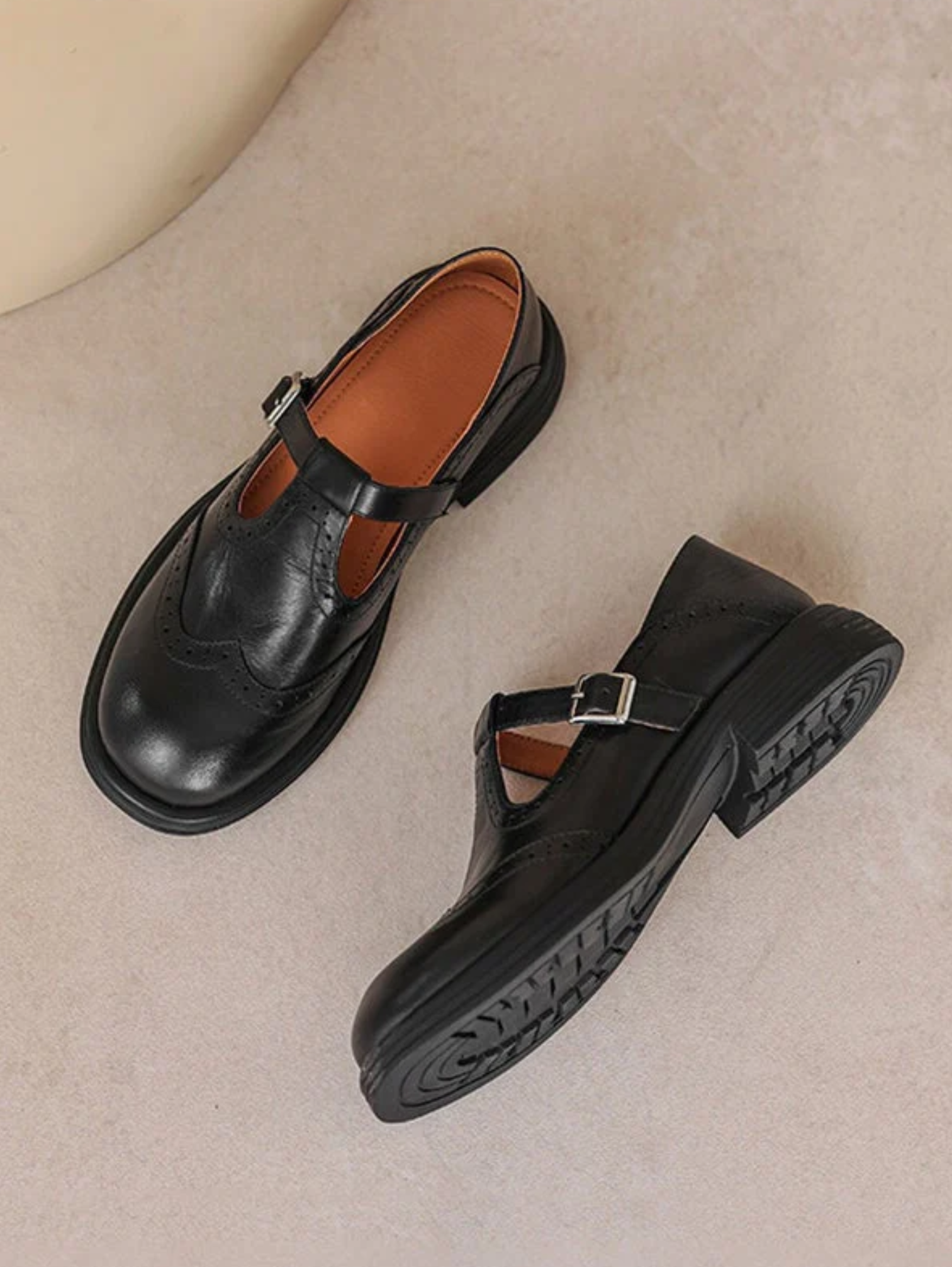 CLASSIC LEATHER LOAFERS